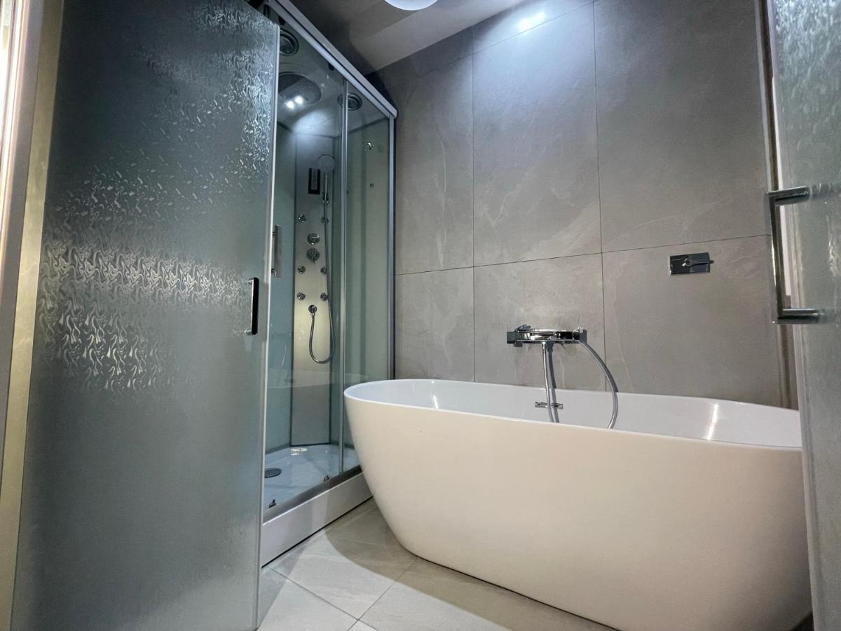 Spanish Steps Glamour & Sauna Luxury Apartment **** Rzym Zewnętrze zdjęcie